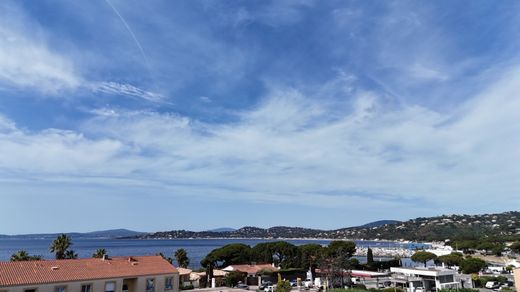 Apartment / Etagenwohnung in Les Issambres, Var