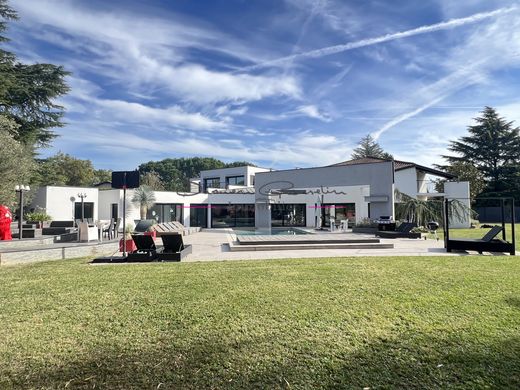 Maison de luxe à Saint-Cyr-au-Mont-d'Or, Rhône