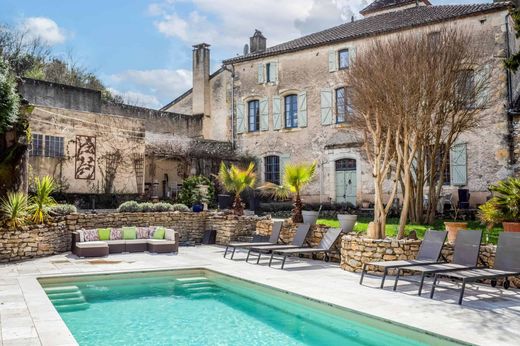 Luxury home in Puy-l'Évêque, Lot