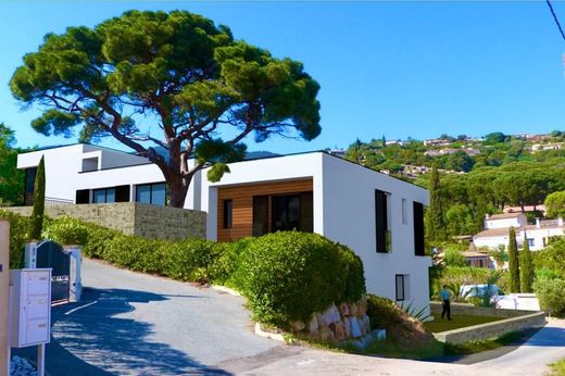 Luxus-Haus in Cavalaire-sur-Mer, Var