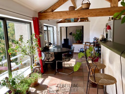 Luxe woning in Perrier, Puy-de-Dôme