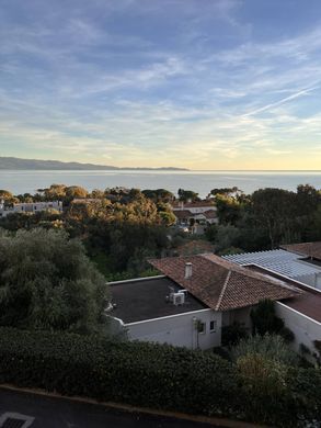 Apartment / Etagenwohnung in Ajaccio, Südkorsika