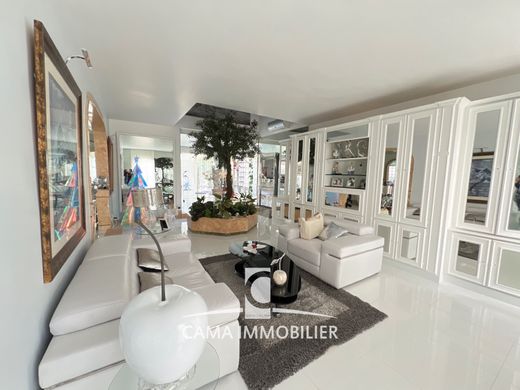 Luxe woning in Fontenay-le-Fleury, Yvelines