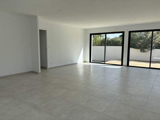 호화 저택 / Villeneuve-de-la-Raho, Pyrénées-Orientales