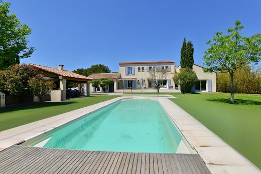 Luxury home in Arles, Bouches-du-Rhône