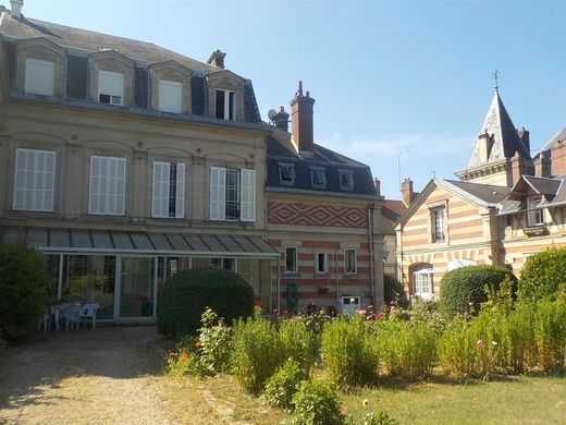 Элитный дом, Chaumont-en-Vexin, Oise