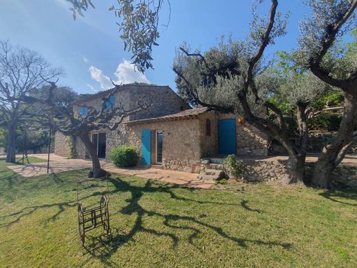 Luxe woning in Le Plan-de-la-Tour, Var