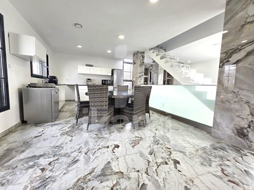 Luxus-Haus in Douvaine, Haute-Savoie