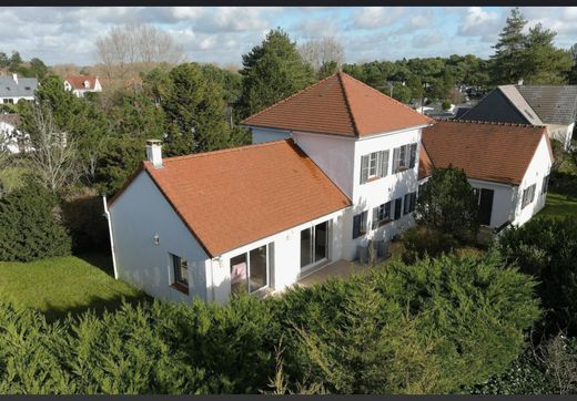 Luxus-Haus in Cucq, Pas-de-Calais
