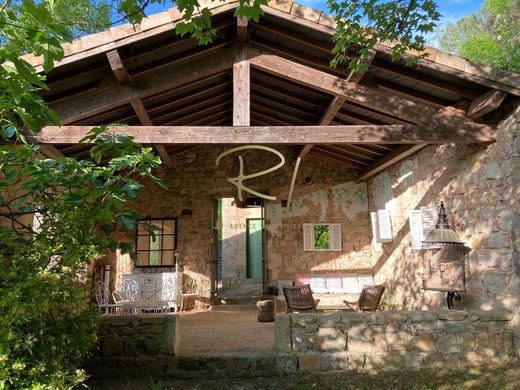 Casa di lusso a Ruoms, Ardèche