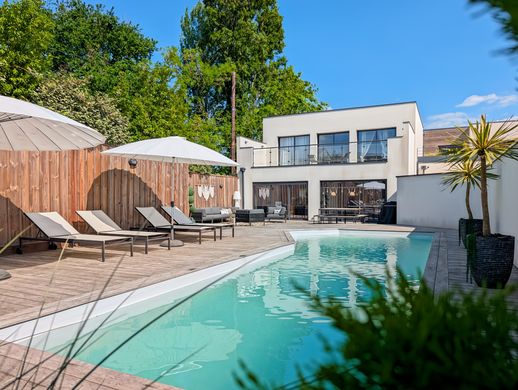 Luxury home in Bruges, Gironde