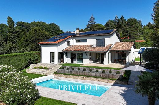 Luxury home in Saint-Didier-au-Mont-d'Or, Rhône