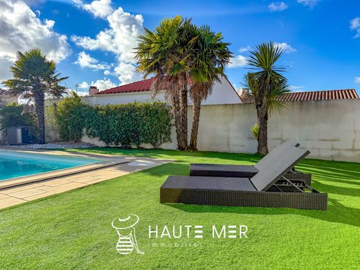 Luxury home in Les Sables-d'Olonne, Vendée