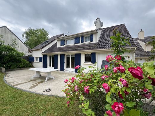 Luxury home in Saint-Witz, Val d'Oise