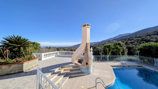 Вилла, Vilallonga dels Monts, Pyrénées-Orientales