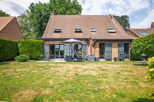 Элитный дом, Ломм, North