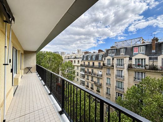 Apartment in La Muette, Auteuil, Porte Dauphine, Paris