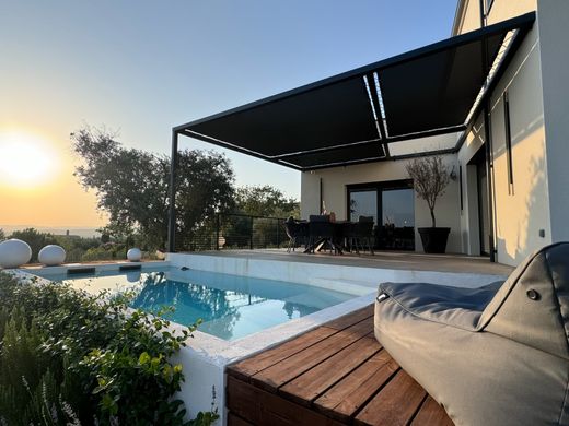 Вилла, Gignac, Hérault