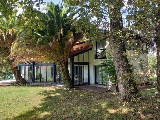 Элитный дом, Saint-Pierre-d'Irube, Pyrénées-Atlantiques