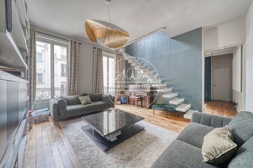 Apartment in Chatelet les Halles, Louvre-Tuileries, Palais Royal, Paris