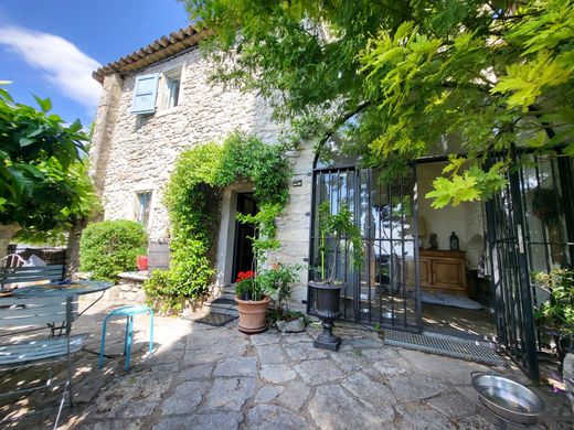 Luxus-Haus in Corconne, Gard