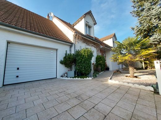 Luxury home in Saran, Loiret