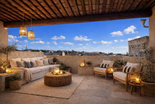 Элитный дом, Ним, Gard