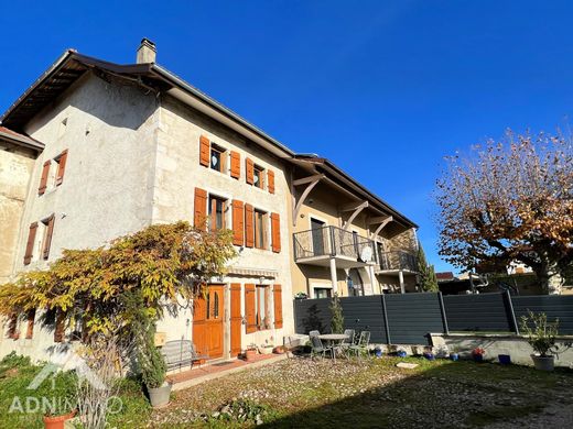 Luxe woning in Saint-Genis-Pouilly, Ain