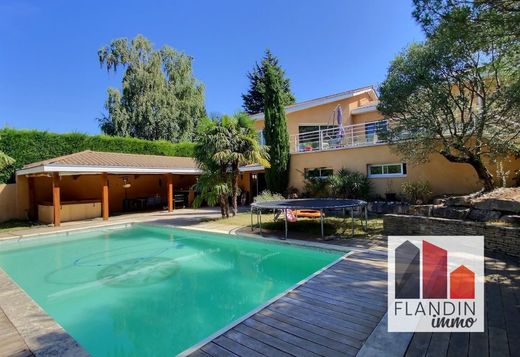 호화 저택 / Vourles, Rhône