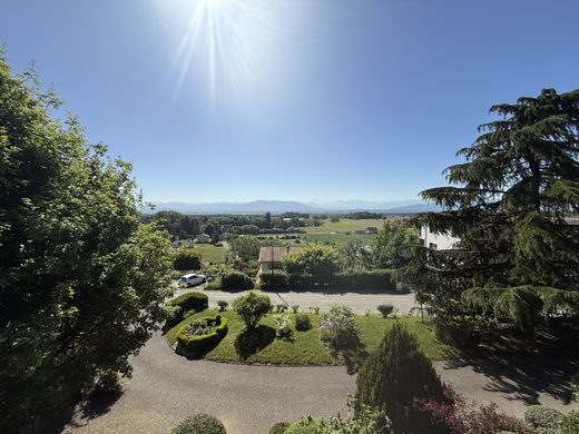 Luxury home in Grilly, Ain