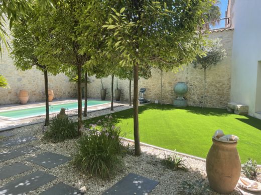 Maison de luxe à Nîmes, Gard