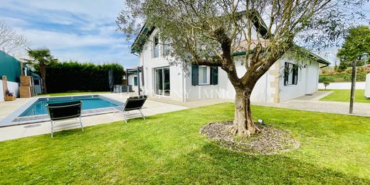 Luxe woning in Bardos, Pyrénées-Atlantiques