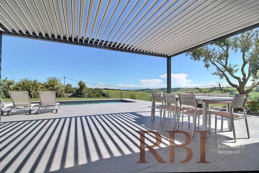 Willa w Saint-Léon, Upper Garonne