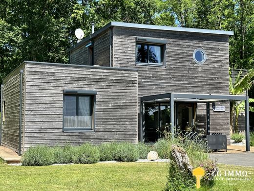 Casa de lujo en Mortagne-sur-Gironde, Charenta Marítima