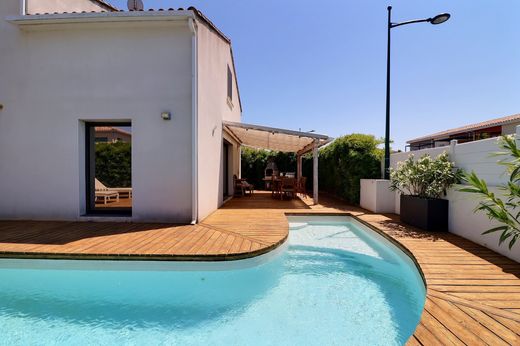 Luxury home in Mauguio, Hérault