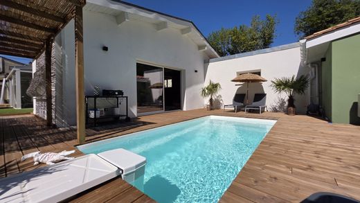 منزل ﻓﻲ Caudéran, Gironde