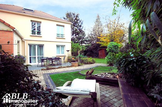 Luxus-Haus in Guyancourt, Yvelines