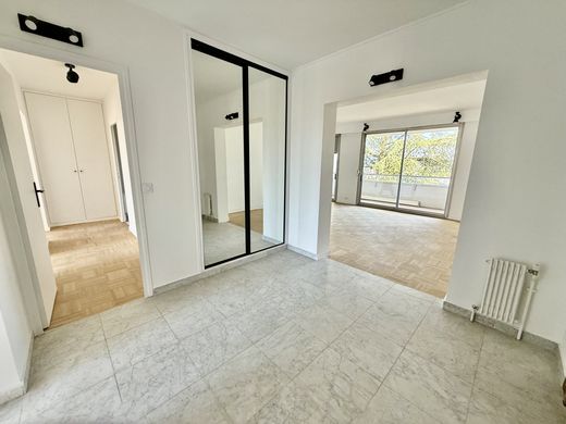 Apartment in Sainte-Foy-lès-Lyon, Rhône