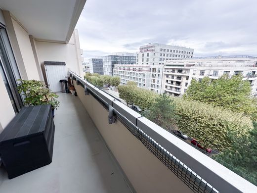 Courbevoie, Hauts-de-Seineのアパートメント