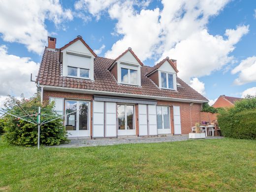 Luxury home in Sainghin-en-Mélantois, North