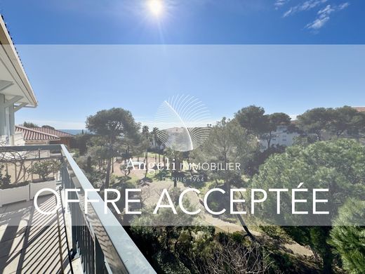 Apartment / Etagenwohnung in Saint-Aygulf, Var