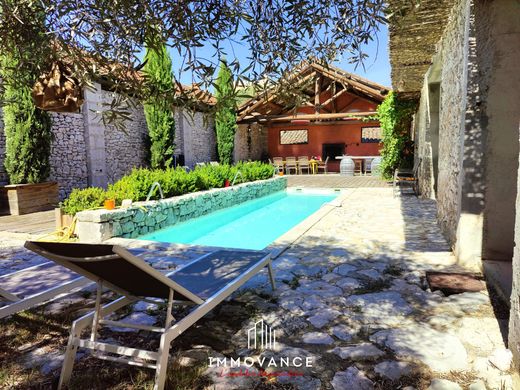 Maison de luxe à Viols-en-Laval, Hérault