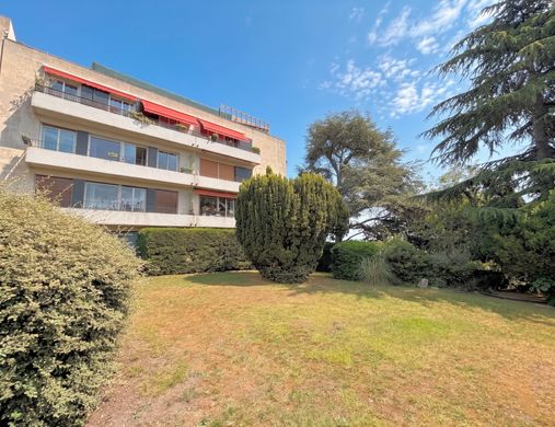 Apartment in Suresnes, Hauts-de-Seine