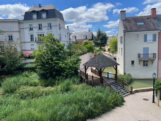 Διαμέρισμα σε Le Plessis-Robinson, Hauts-de-Seine