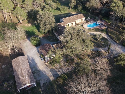 Le Plan-de-la-Tour, Varの高級住宅