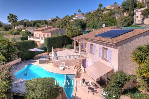 Luxus-Haus in La Roquette-sur-Siagne, Alpes-Maritimes