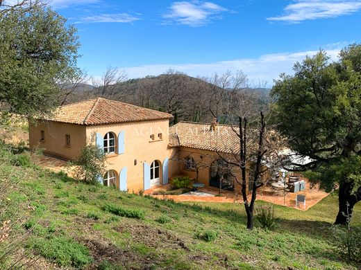 ‏בתי יוקרה ב  La Garde-Freinet, Var