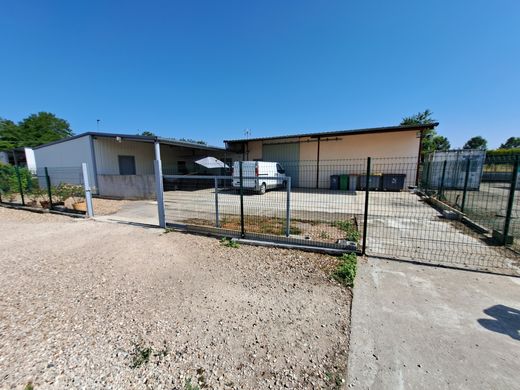 办公室  Sens, Yonne