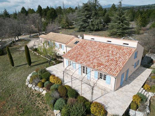 Monieux, Vaucluseの高級住宅