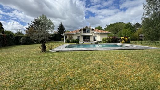 Luxury home in Pessac, Gironde
